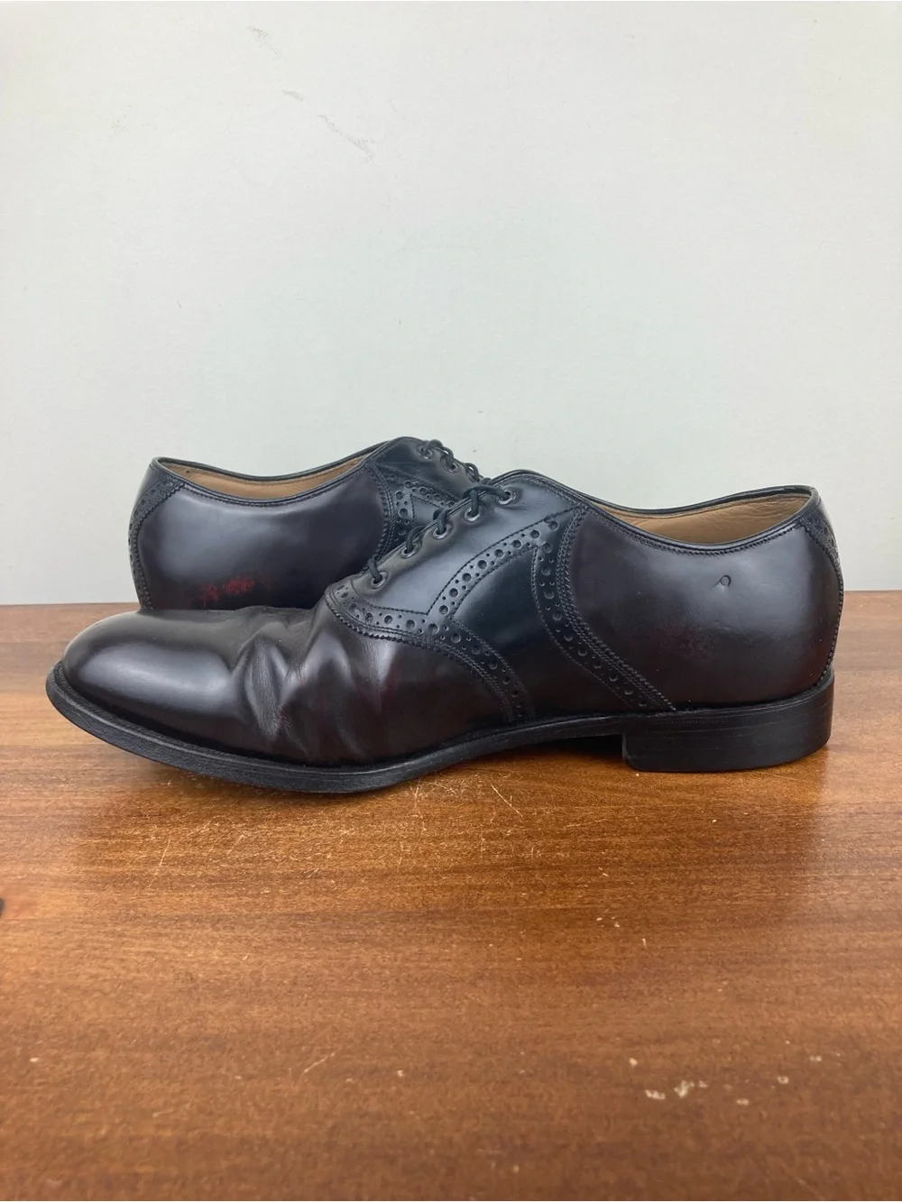 Johnson & Murphy Oxford Black Cherry Leather Dress Shoes Men's Size 11D.